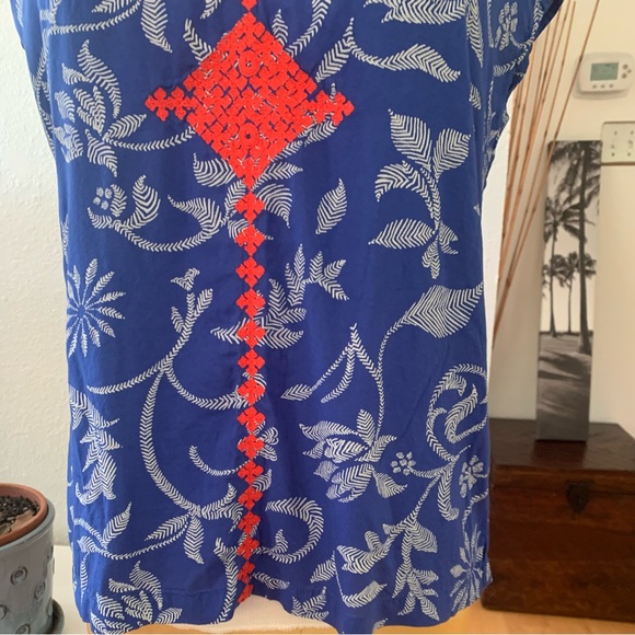Irving & Fine Vibrant blue top with white floral print and red embroidery - Picture 6 of 9